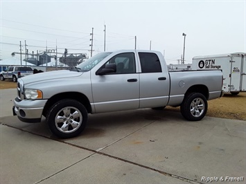 2005 Dodge Ram 1500 SLT 4dr Quad Cab SLT   - Photo 3 - Davenport, IA 52802