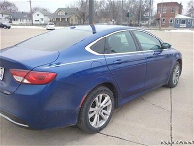 2015 Chrysler 200 Limited   - Photo 6 - Davenport, IA 52802