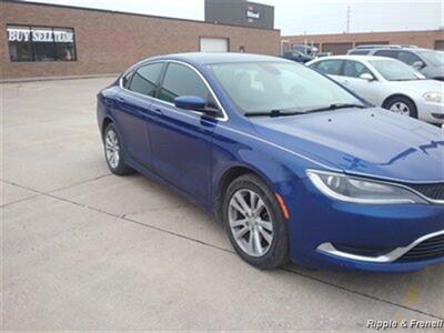 2015 Chrysler 200 Limited   - Photo 4 - Davenport, IA 52802