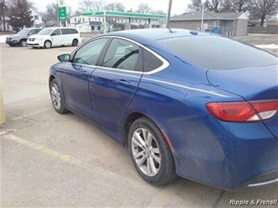 2015 Chrysler 200 Limited   - Photo 7 - Davenport, IA 52802