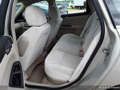2011 Chevrolet Impala LT   - Photo 11 - Davenport, IA 52802