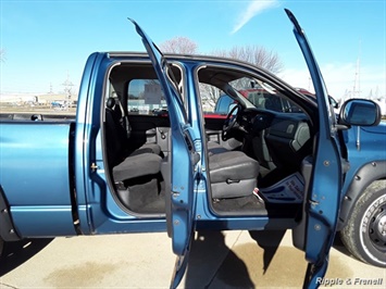 2004 Dodge Ram 1500 ST 4dr Quad Cab ST   - Photo 8 - Davenport, IA 52802