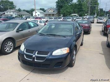 2004 Dodge Stratus SE   - Photo 1 - Davenport, IA 52802