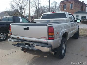 2005 GMC Sierra 2500 Work Truck 4dr Crew Cab Work Truck   - Photo 3 - Davenport, IA 52802