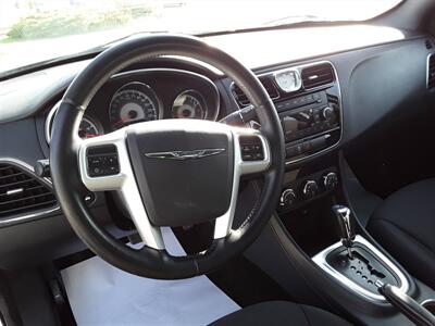 2013 Chrysler 200 Touring   - Photo 6 - De Witt, IA 52742