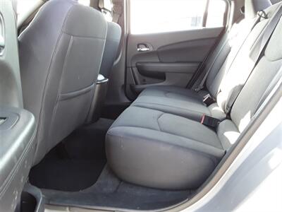 2013 Chrysler 200 Touring   - Photo 7 - De Witt, IA 52742