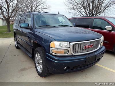 2005 GMC Yukon XL Denali   - Photo 12 - Davenport, IA 52802