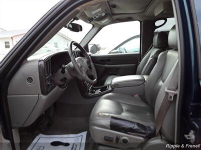 2005 GMC Yukon XL Denali   - Photo 4 - Davenport, IA 52802