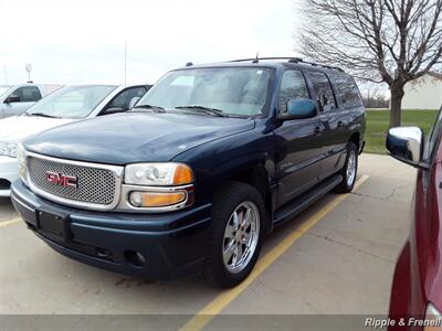 2005 GMC Yukon XL Denali   - Photo 3 - Davenport, IA 52802