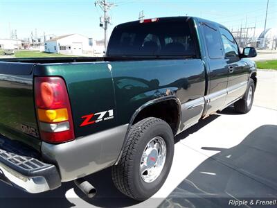 2001 GMC Sierra 1500 SL 4dr Extended Cab SL   - Photo 9 - Davenport, IA 52802