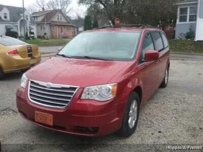 2008 Chrysler Town & Country Touring   - Photo 1 - Davenport, IA 52802