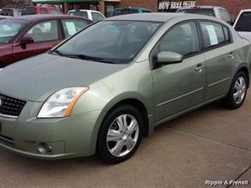 2008 Nissan Sentra 2.0   - Photo 1 - Davenport, IA 52802