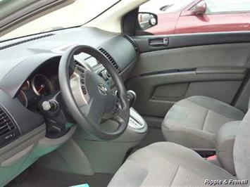 2008 Nissan Sentra 2.0   - Photo 4 - Davenport, IA 52802