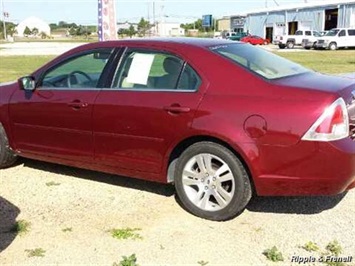 2006 Ford Fusion I4 SEL   - Photo 2 - Davenport, IA 52802