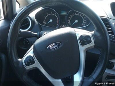 2015 Ford Fiesta SE   - Photo 10 - Davenport, IA 52802