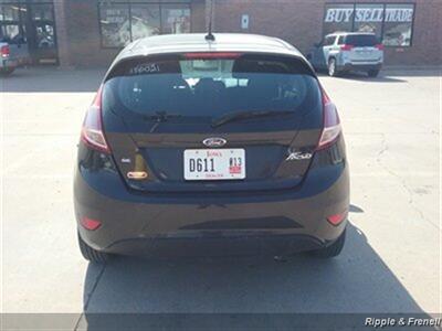 2015 Ford Fiesta SE   - Photo 5 - Davenport, IA 52802