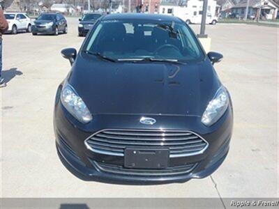 2015 Ford Fiesta SE   - Photo 1 - Davenport, IA 52802