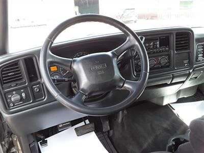 2002 GMC Sierra 1500 SLE   - Photo 6 - Davenport, IA 52802