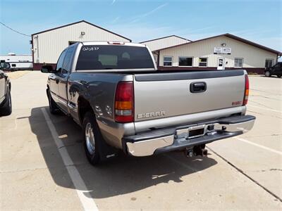 2002 GMC Sierra 1500 SLE   - Photo 7 - Davenport, IA 52802