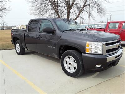 2010 Chevrolet Silverado 1500 LT   - Photo 12 - Davenport, IA 52802