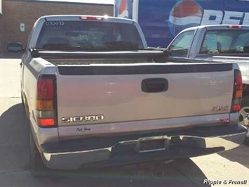 2007 GMC Sierra 1500 Classic Work Truck   - Photo 4 - Davenport, IA 52802