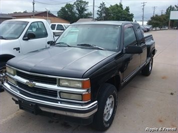 1995 Chevrolet K1500 Cheyenne 2dr K1500 Cheyenne   - Photo 1 - Davenport, IA 52802