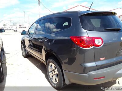 2012 Chevrolet Traverse LS   - Photo 8 - Davenport, IA 52802