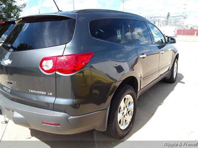 2012 Chevrolet Traverse LS   - Photo 10 - Davenport, IA 52802