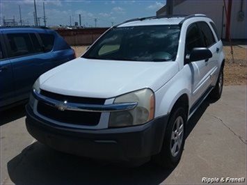 2005 Chevrolet Equinox LS   - Photo 1 - Davenport, IA 52802