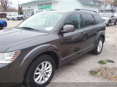 2015 Dodge Journey SXT   - Photo 3 - Davenport, IA 52802