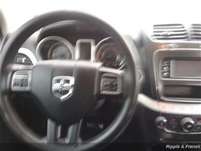 2015 Dodge Journey SXT   - Photo 13 - Davenport, IA 52802