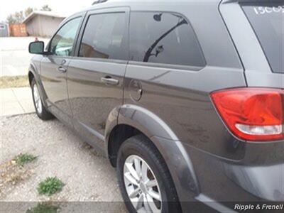 2015 Dodge Journey SXT   - Photo 7 - Davenport, IA 52802