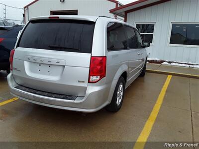 2017 Dodge Grand Caravan SE   - Photo 8 - Davenport, IA 52802