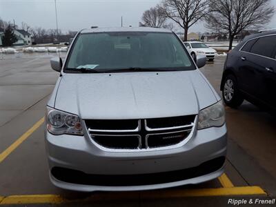 2017 Dodge Grand Caravan SE   - Photo 1 - Davenport, IA 52802