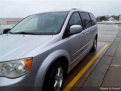 2017 Dodge Grand Caravan SE   - Photo 5 - Davenport, IA 52802