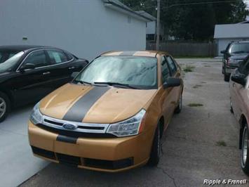 2009 Ford Focus SE   - Photo 1 - Davenport, IA 52802