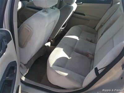 2010 Chevrolet Impala LT   - Photo 9 - Davenport, IA 52802