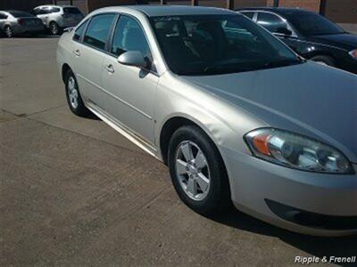 2010 Chevrolet Impala LT   - Photo 4 - Davenport, IA 52802