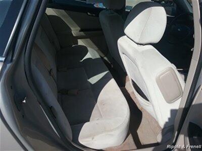 2010 Chevrolet Impala LT   - Photo 11 - Davenport, IA 52802