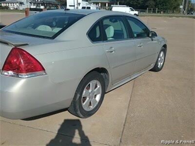 2010 Chevrolet Impala LT   - Photo 6 - Davenport, IA 52802