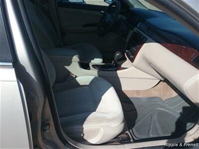 2010 Chevrolet Impala LT   - Photo 10 - Davenport, IA 52802