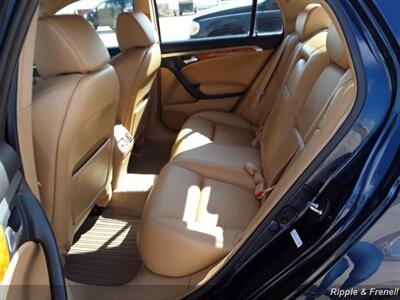 2005 Acura TL 3.2   - Photo 7 - Davenport, IA 52802