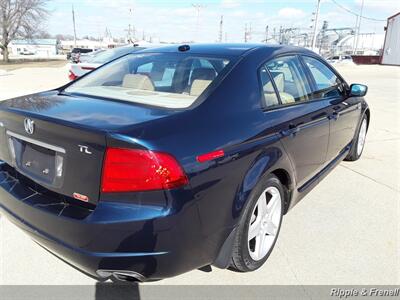 2005 Acura TL 3.2   - Photo 10 - Davenport, IA 52802