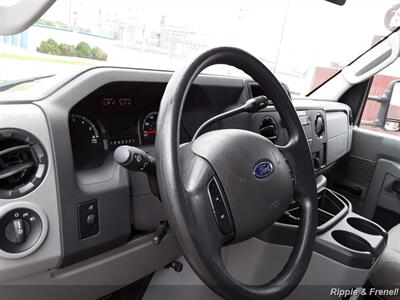 2012 FORD E350 SUPER DUTY E SERIES   - Photo 5 - Davenport, IA 52802