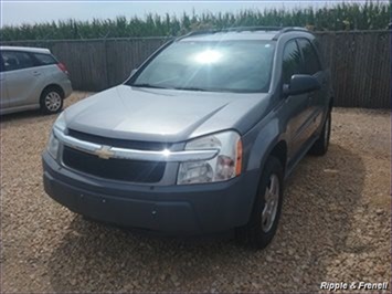 2005 Chevrolet Equinox LS   - Photo 1 - Davenport, IA 52802