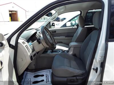 2012 Ford Escape XLT   - Photo 4 - Silvis, IL 61282