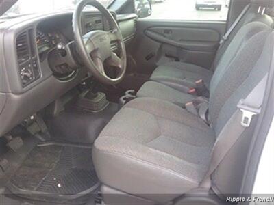 2006 GMC Sierra 1500 SL1   - Photo 8 - Davenport, IA 52802