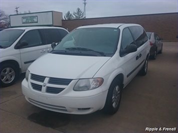 2006 Dodge Grand Caravan SE   - Photo 1 - Davenport, IA 52802