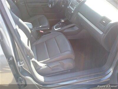 2008 Volkswagen Jetta 2.0T   - Photo 10 - Davenport, IA 52802