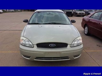 2006 Ford Taurus SE   - Photo 1 - Davenport, IA 52802